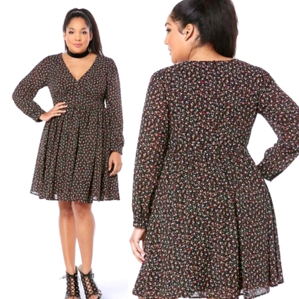 Torrid dress Black Floral Print V Neck Long Sleeve Fit Flare Dress Size 12
